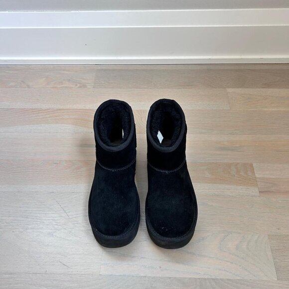 UGG Kids Classic Mini Platform Black Size 3 - Picture 1 of 4